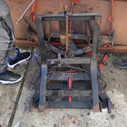 frame for a Mayors plow 7 1/2 feet works great no pumps just what you see