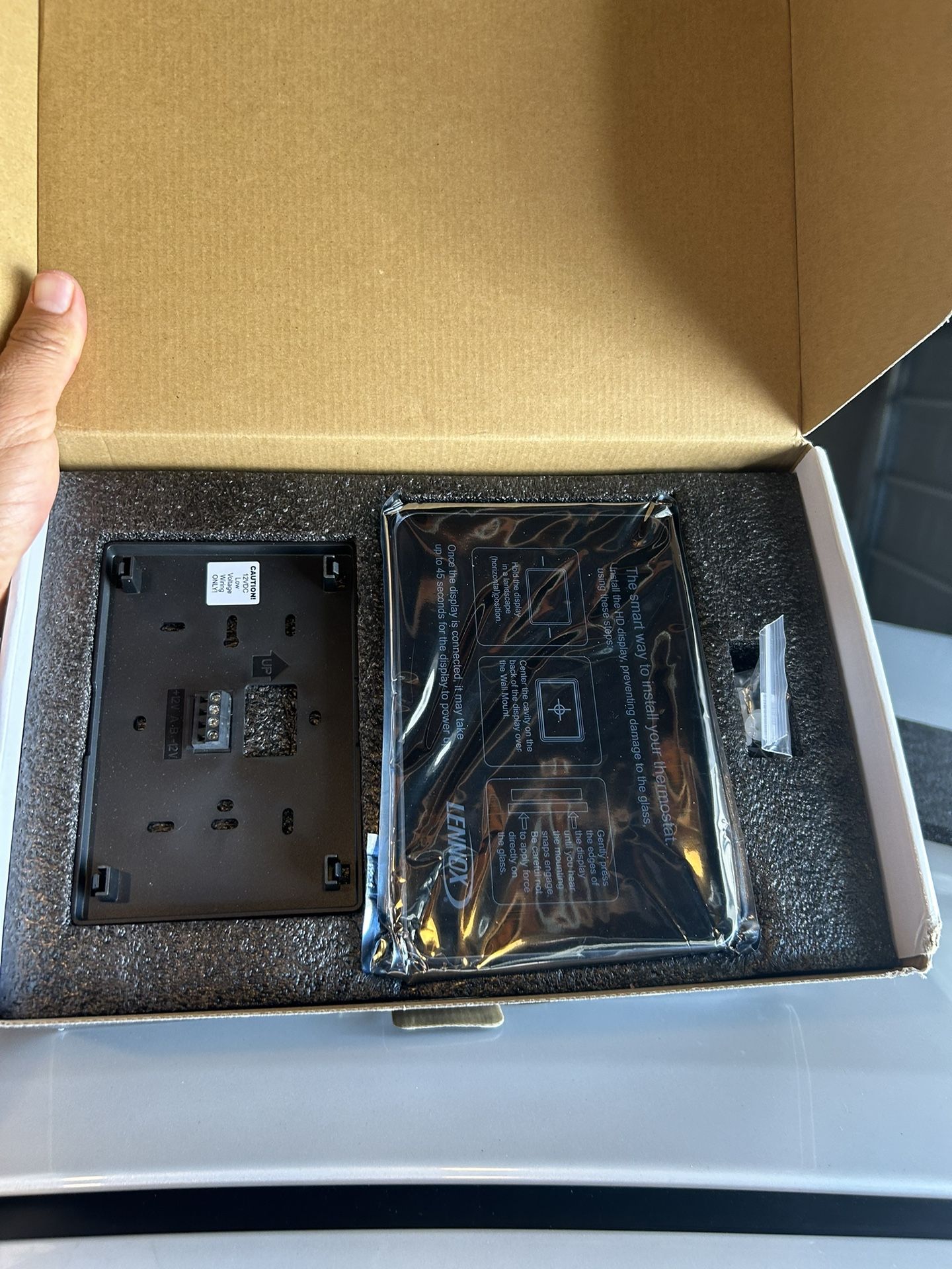 Vendo Este Termostato Para Controlar El Clima De Una Casa