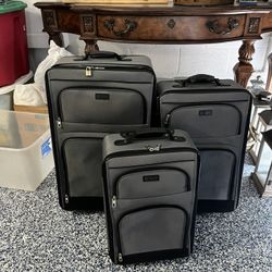 Luggage Set - Gray