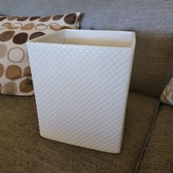 Tommy Hilfiger Ceramic Waste/Trash Can 