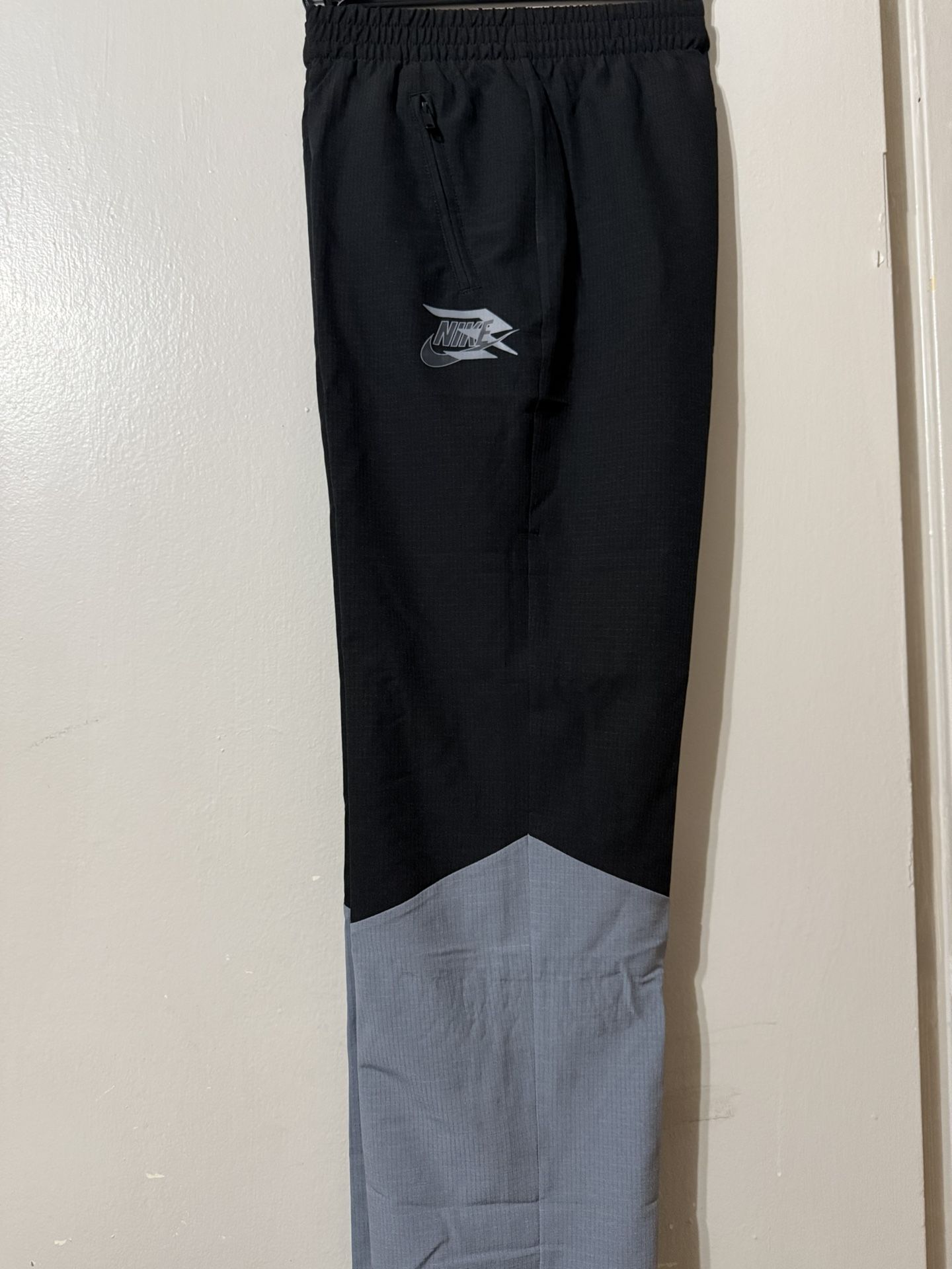 Nike 3 Brand Color Block Sneaker Joggers – Size Large!