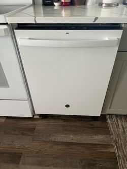 GE white dishwasher