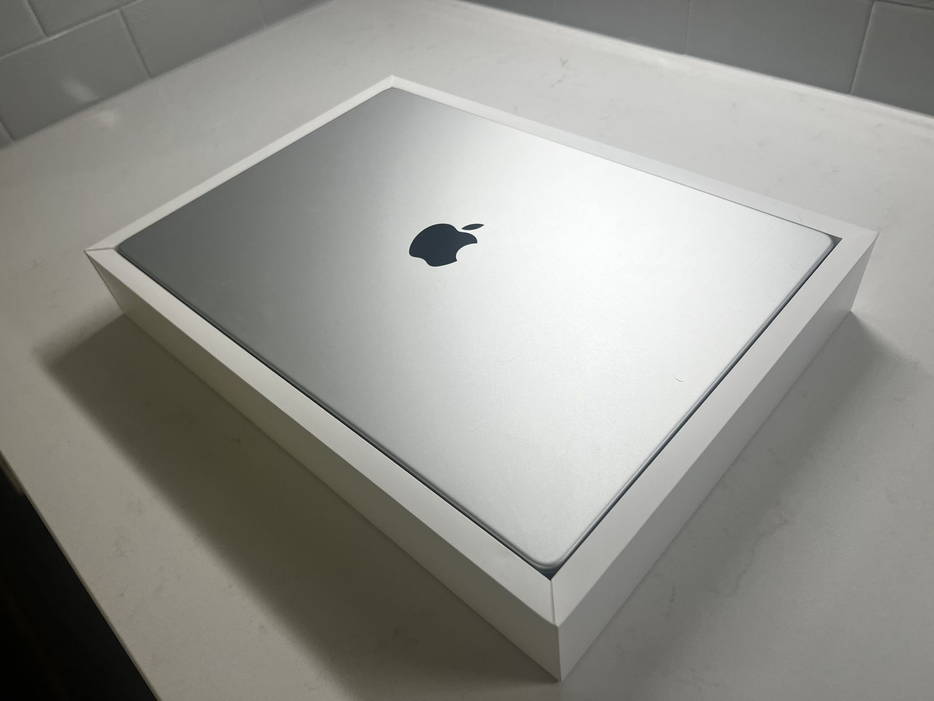 2023 Mac Book Pro 512GB (16 Inch Screen)