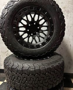Vendo set de Rines nuevos 17*9 para Toyota Tacoma Chevy Silverado com llantas 315/70/17 Bfgoodich
