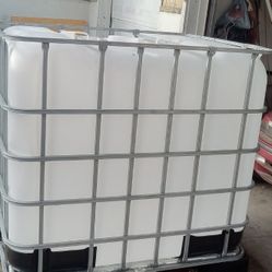 275 Gallon Water Container Missing Cap