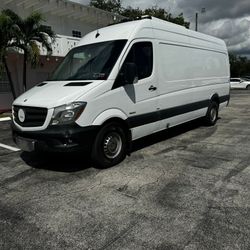2015 Mercedes Benz Sprinter 2500 Cargo High Roof Refrigerada 