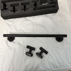 Black Towel Rack 