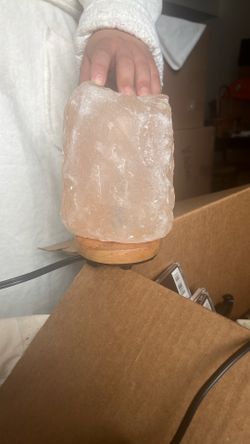 Pink Himalayan salt lamp