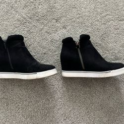 Womens Size 8.5 Black Ankle Boots