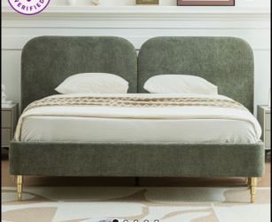 Queen size bedframe