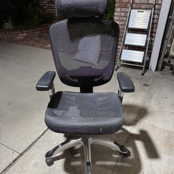 Staples Hyken Office Chair