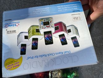 Radio/ Clock/ Ipod music play