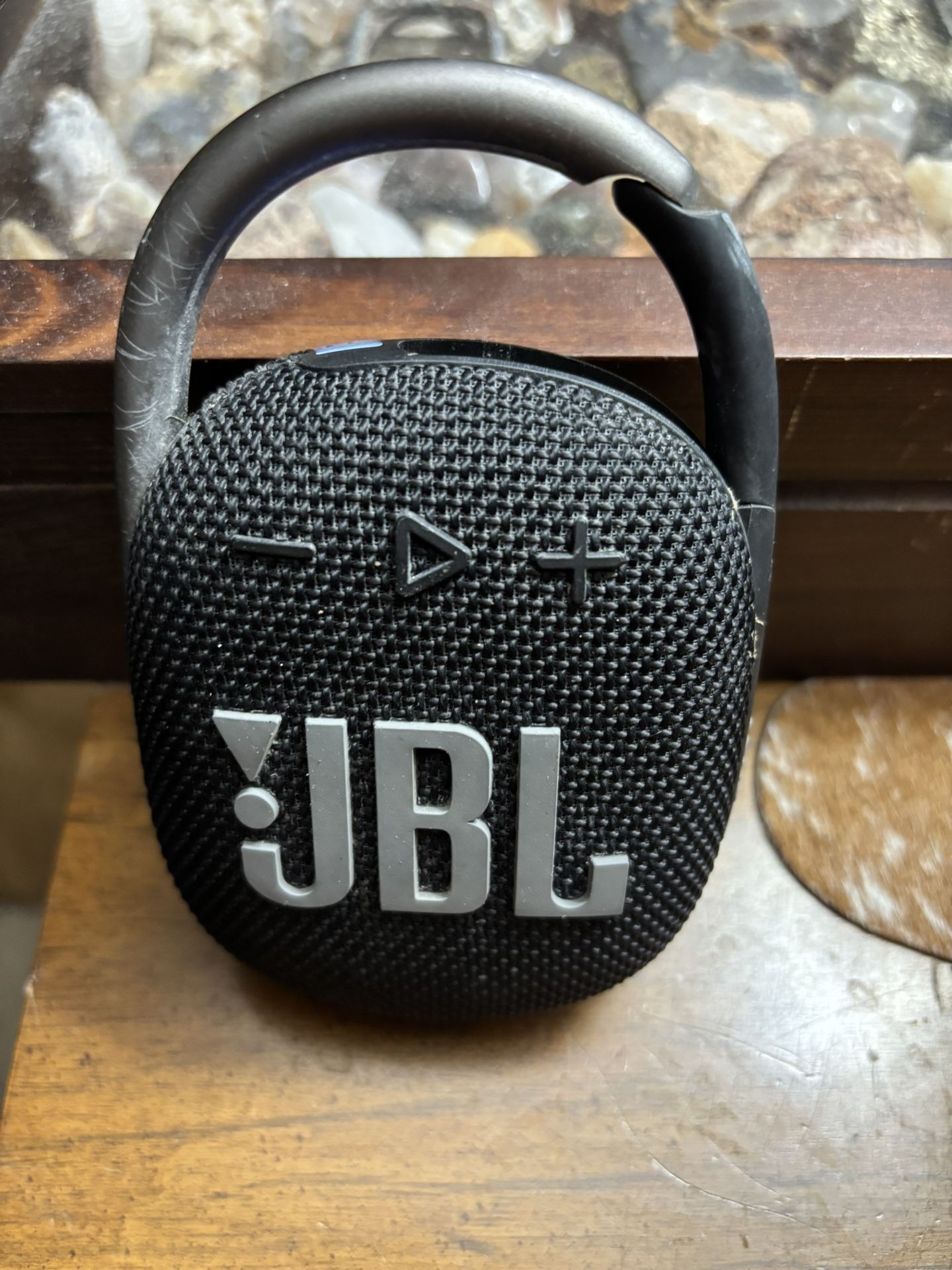 JBL Clip 4