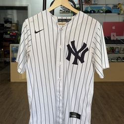 Aaron Judge Jersey Small