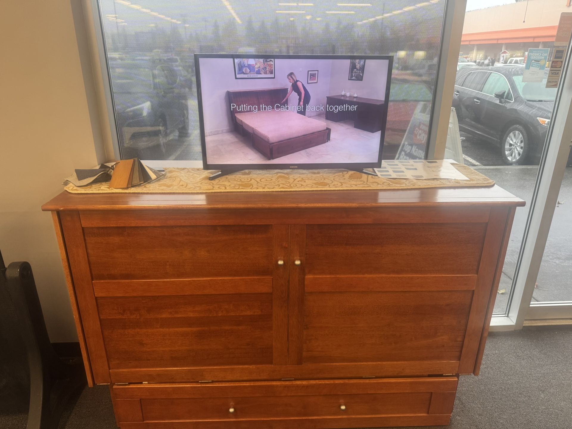 Brand New Murphy Queen cabinet Set