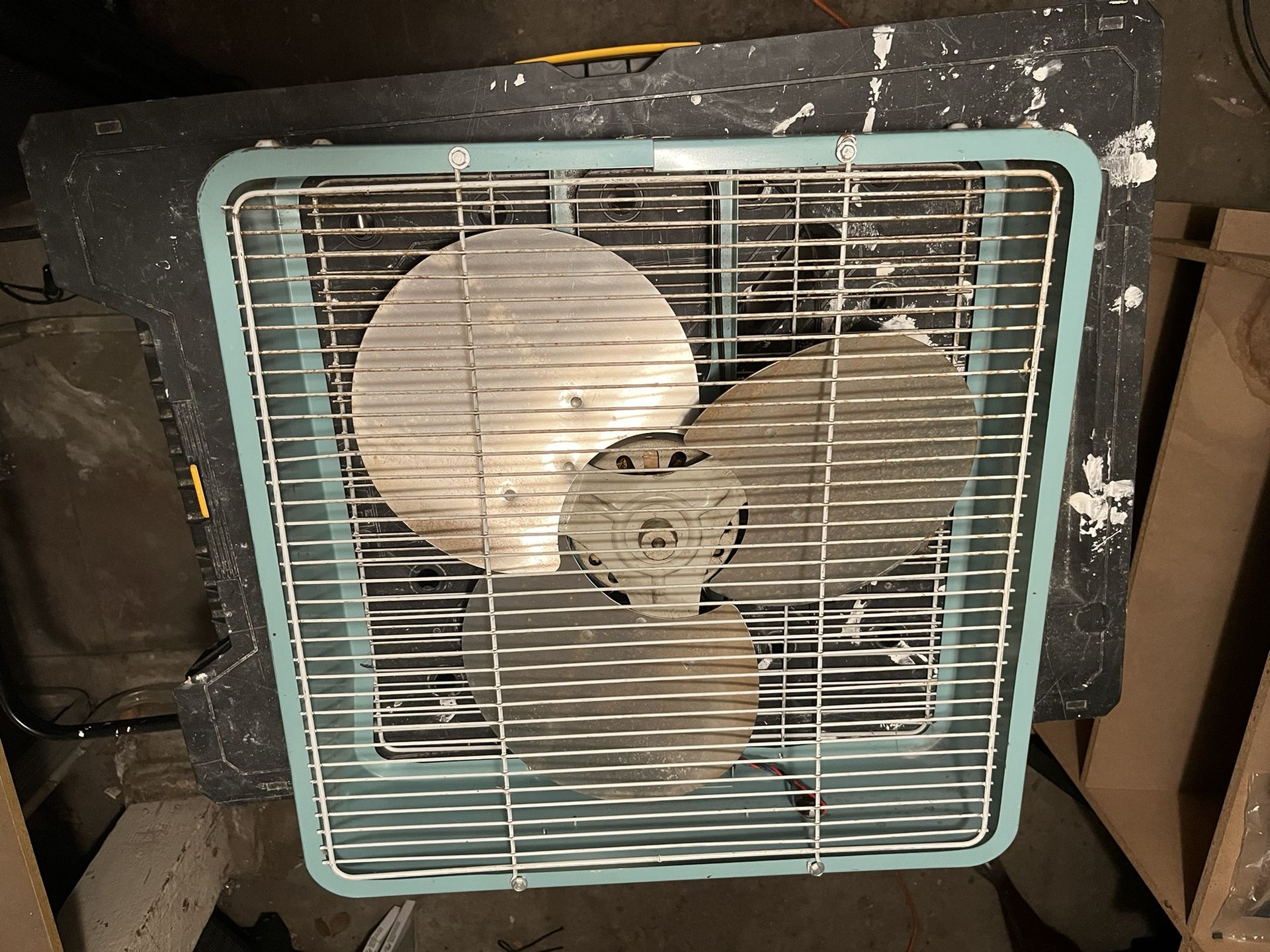 Vintage Eskimo 20137 Two Speed Box Fan
