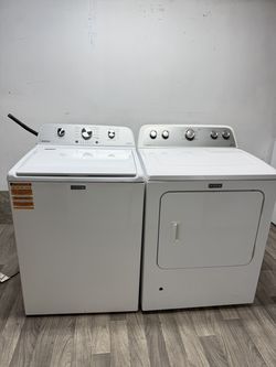 Maytag washer and gas dryer laundry set