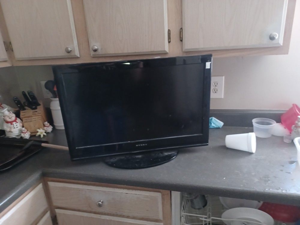26in Flat Screen TV Perfect Picture No Issues