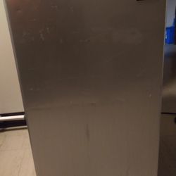 Magic Chef Refrigerator 