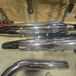 2012 Harley  Davidson  Soft tail Deluxe Exhust/ Windshield 