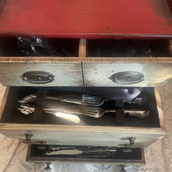 Vintage Cutlery Chest Silverware/Flatware