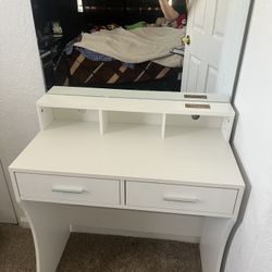 makeup vanity 