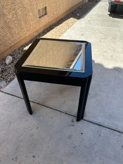 Black Glass Top End Table / Side Table – Modern Accent Table