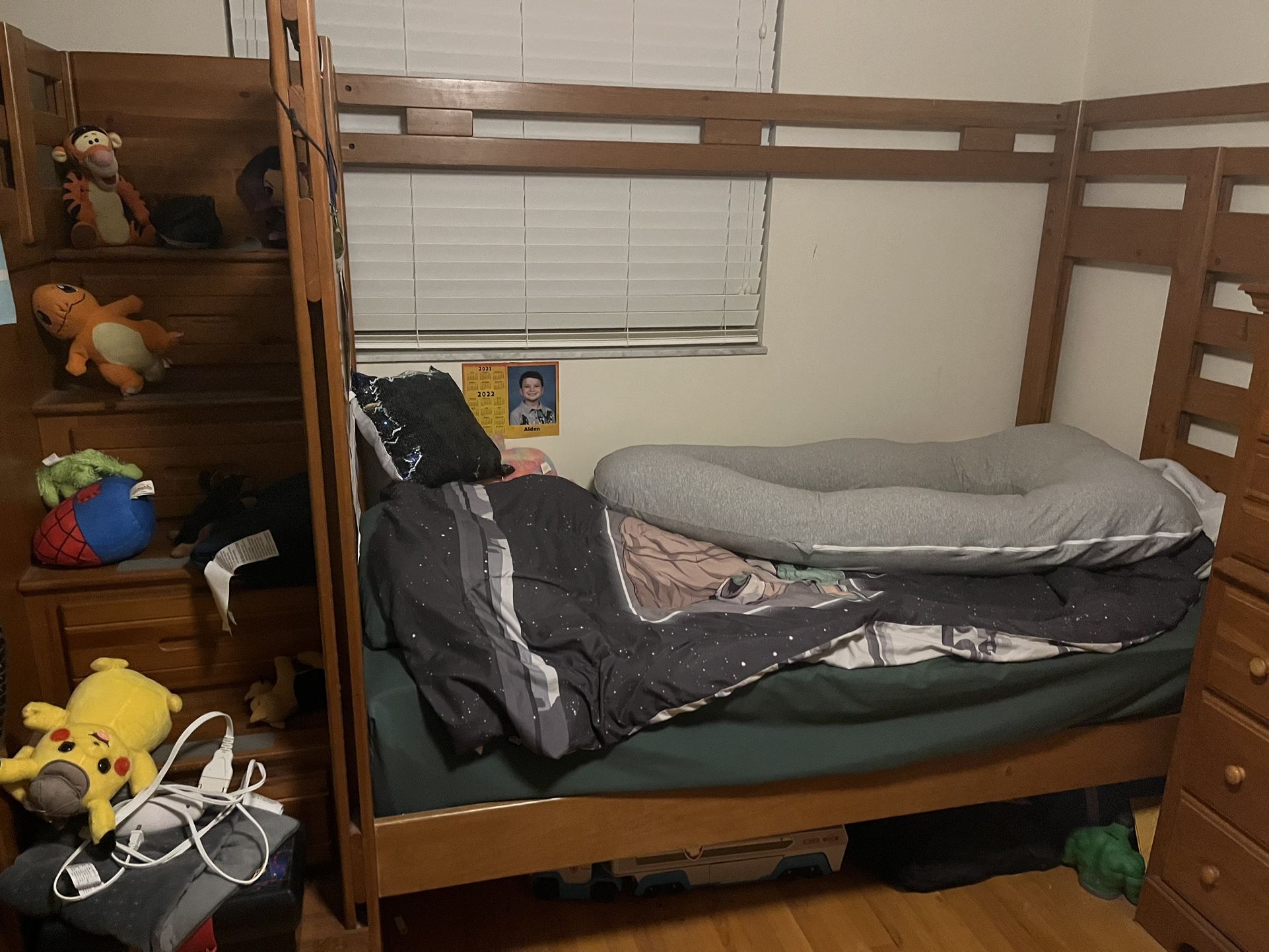 Wood Twin bunk bed with stairs