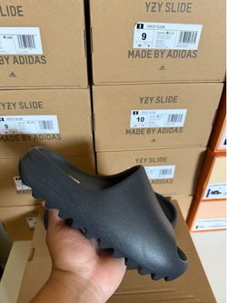 Yzy slide onyx