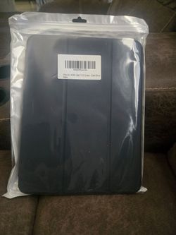 🚨 BRAND NEW IPAD AIR 4/5TH GEN 10.9" CASE — DARK BLUE — $25 OBO 🚨