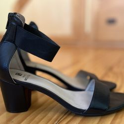 Elinie White Mountain Ankle Strap Sandal In Black 