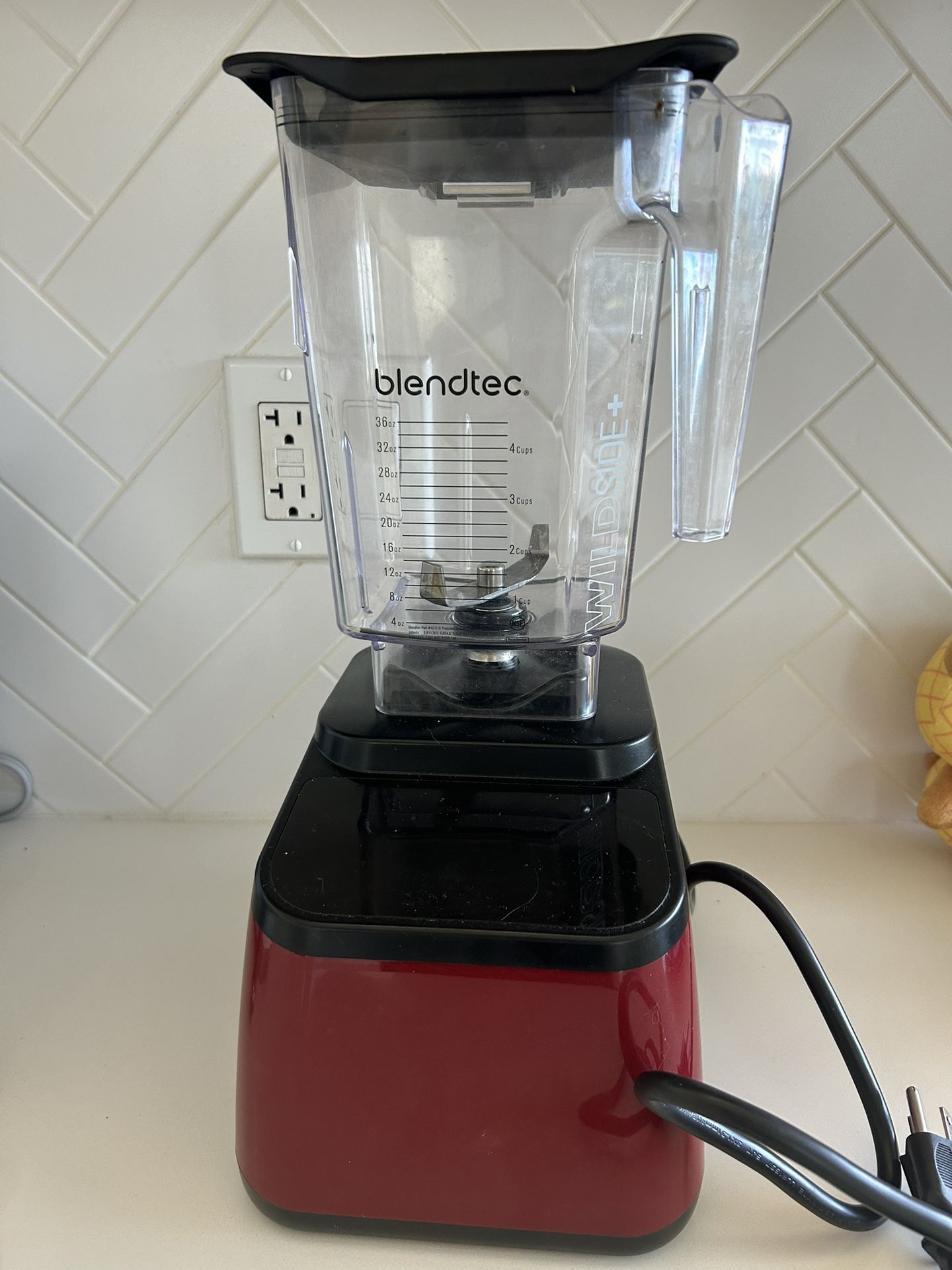 Blendtec Original Designer Series Blender And 90oz Wildside+ Jar