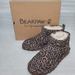 Bearpaw boots. Size 10 women's shoes. Brand new in box. Like UGG 