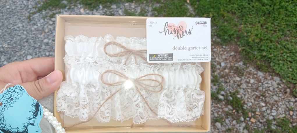 Wedding Veil And Garter Set