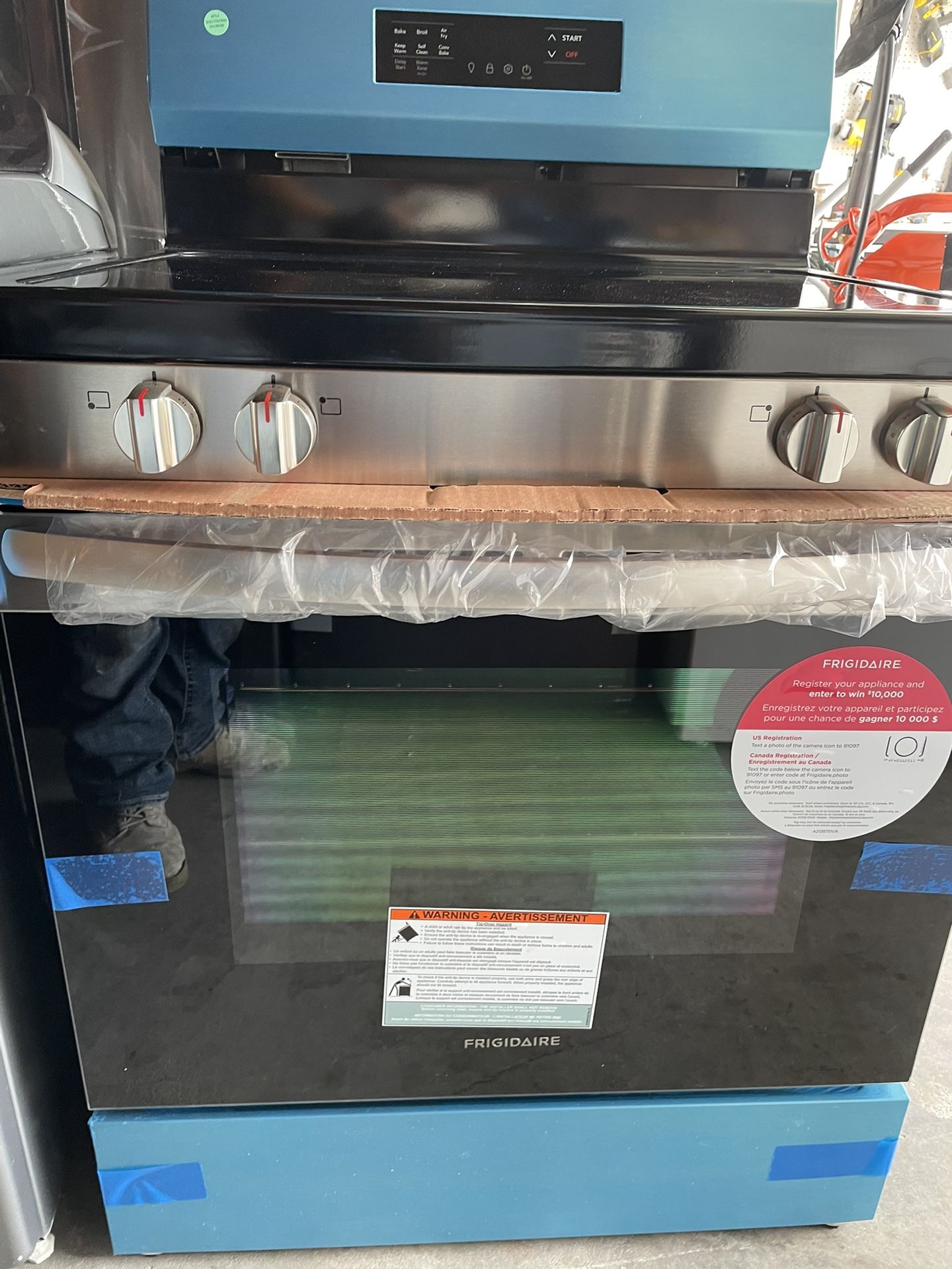 New Frigidaire Stove 5 Burners 