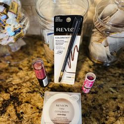 Set of 4 revlon- BOSS LADY lipstick•natural Beige compact powder•insta blush•brown liner•all for $15