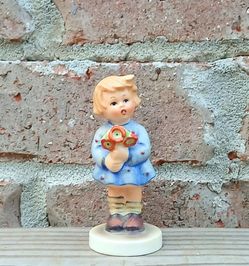 Vintage Goebel M.I. Hummel "Girl With Nosegay" Figurine