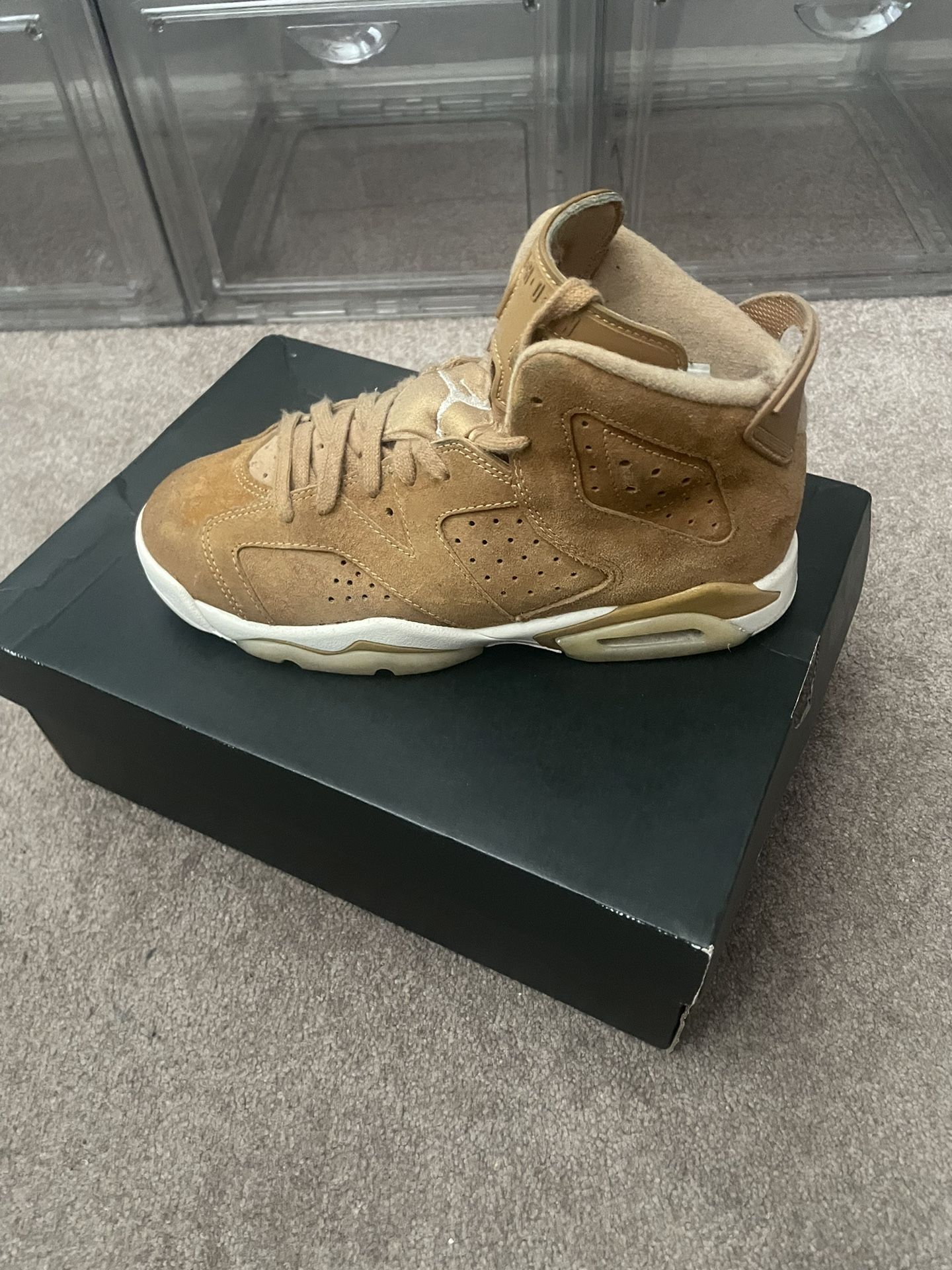 Boys Jordan Wheats Size 5.5