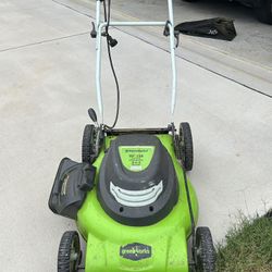 Electric Lawn Mower. 3yrs Old. Runs Great! Blades Just Sharpened