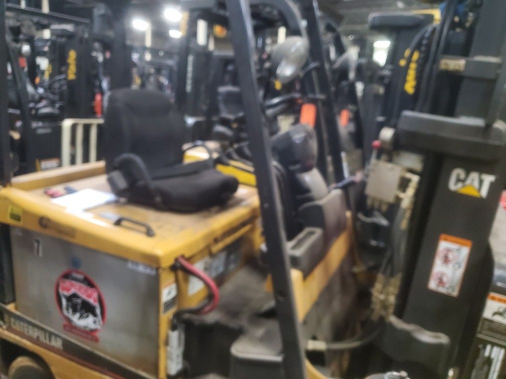 2007 Caterpillar 3,500 lbs. Electric