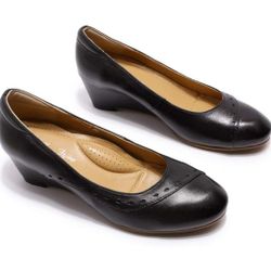 Mona flying Women's Leather Closed Toe 2 Inch Mid Wedges Heels Size 7.5