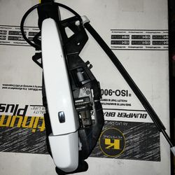 Chevrolet Equinox door handle 2018 2019 outside front left OEM 1(contact info removed) silver