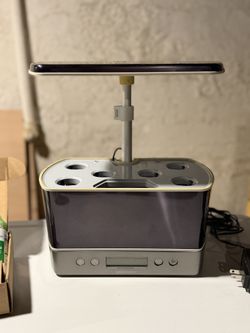AeroGarden Harvest Elite Slim – Stainless Steel 6-Pod Hydroponic Garden (Great Condition!)