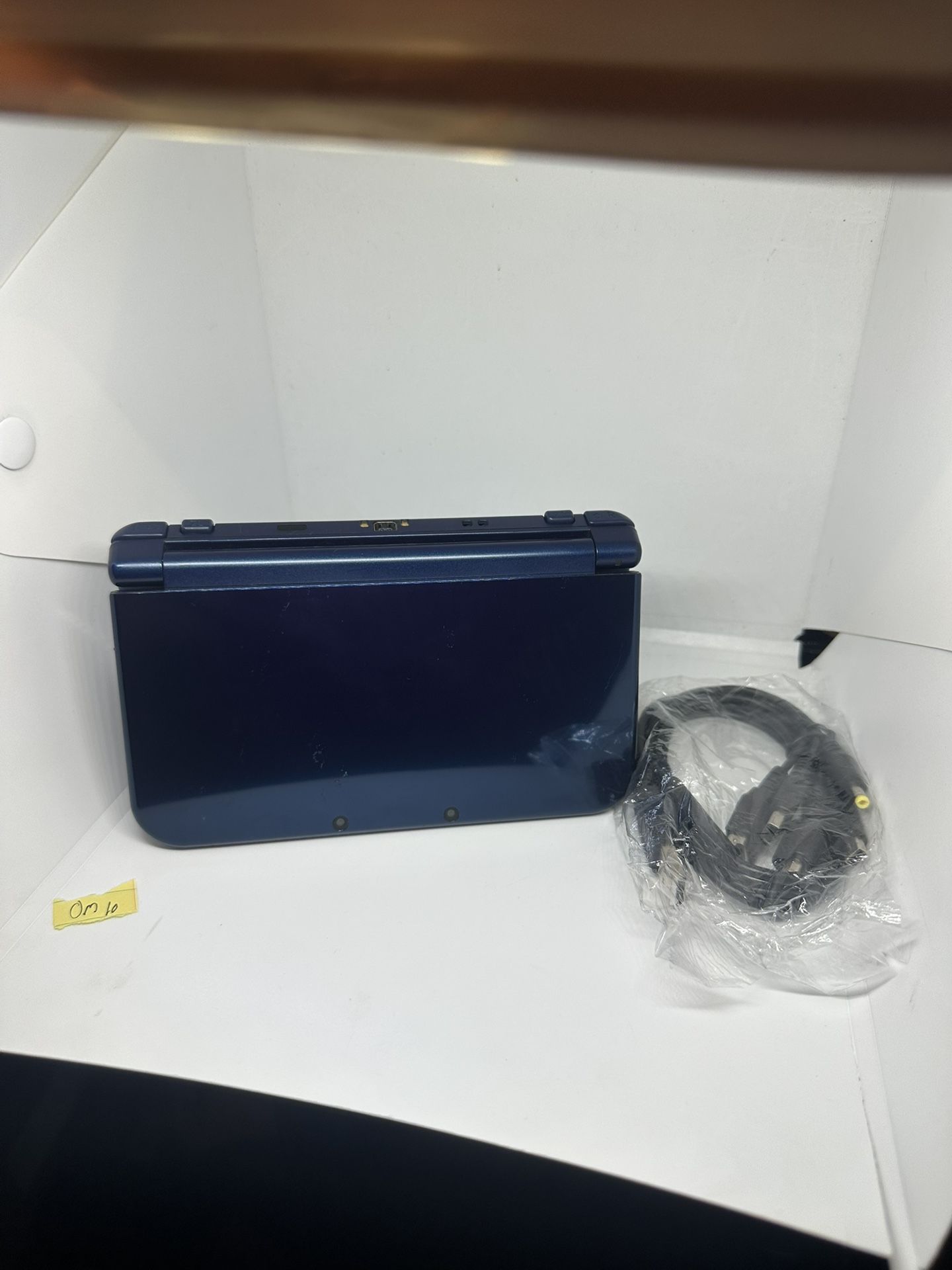 “New” Nintendo 3ds LL w/charger