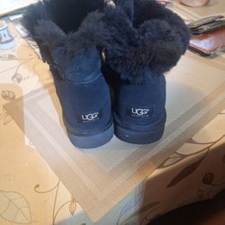 UGG Womens Boots Size 10