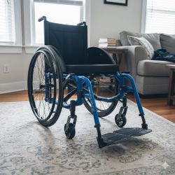 Top Of The Line Light Folding Wheelchair Moving Must Go