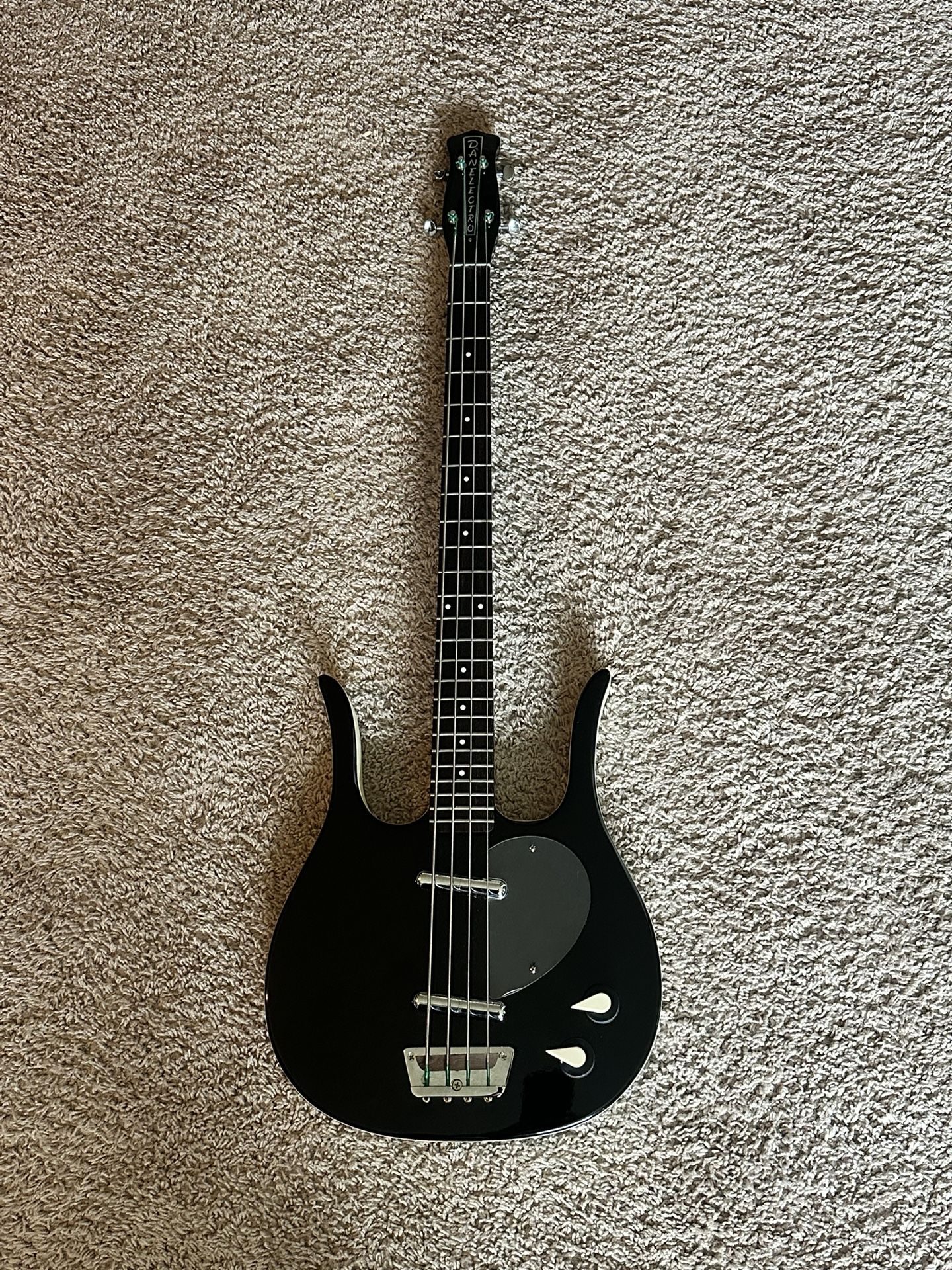 Danelectro Longhorn Bass guitar