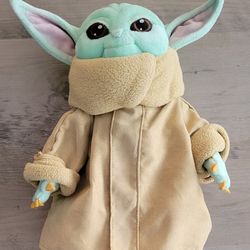 Plush Disney Store Star Wars: The Mandalorian The Child (Grogu)