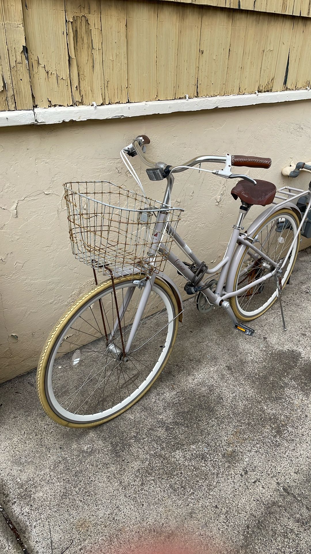 Beach Cruiser Corsa With Bike Lock