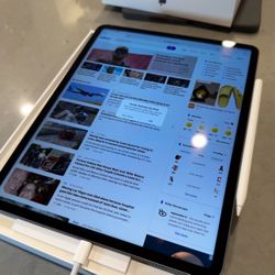 Like-New iPad Pro 12.9” (5th Gen) 512GB + Apple Pencil — Complete in Box